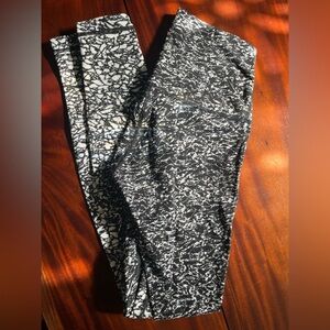 Lulu Lemon Black and White Patterned Leggings